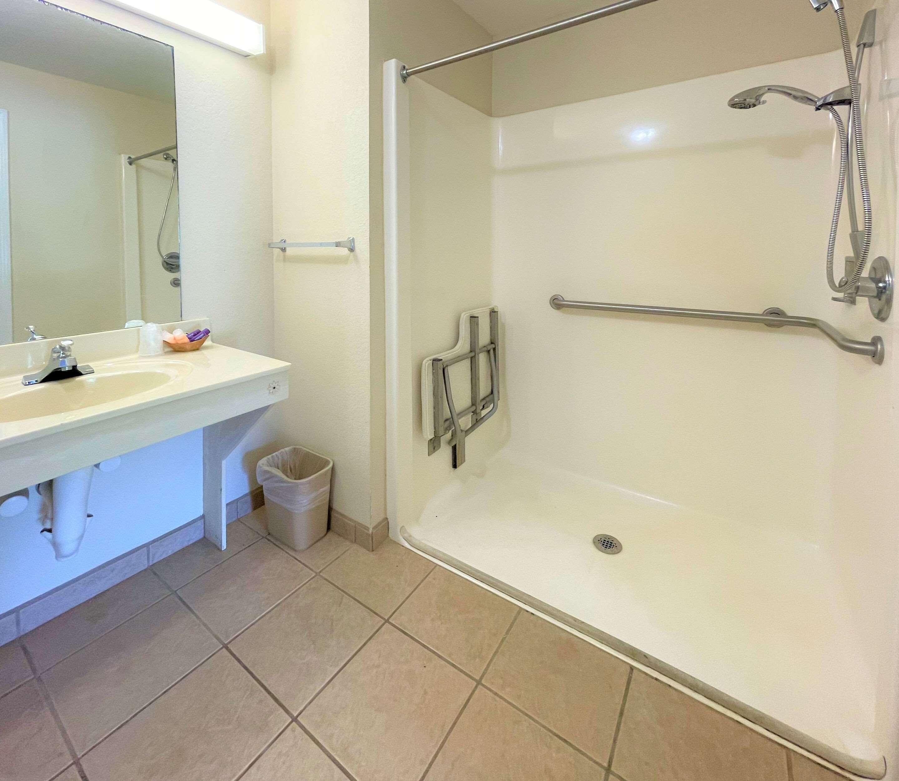 Days Inn Sandersville 外观 照片